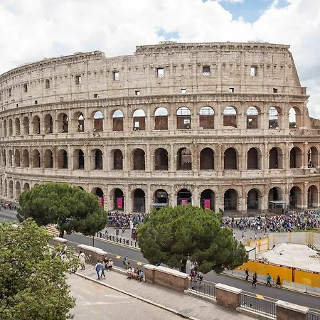 Amazing View Colosseo Apartment *